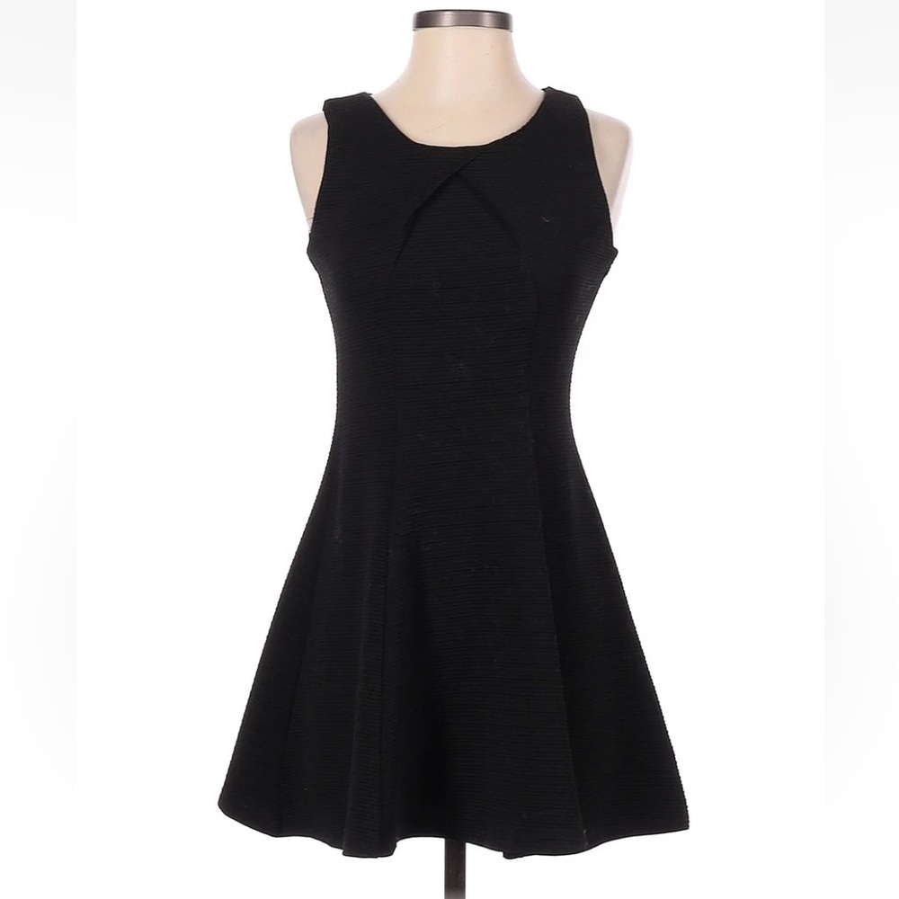 Olive & Oak Women's Size Small Sleeveless Fit & Flare Dress Black Textured Scoop